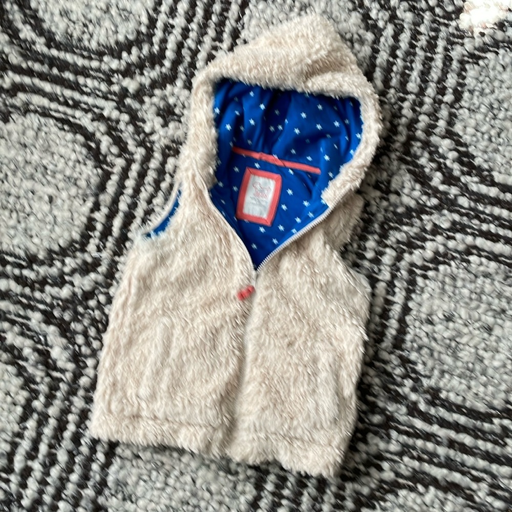 SALE 3/$15! Mini Boden sherpa vest, girls sz 9-10 years